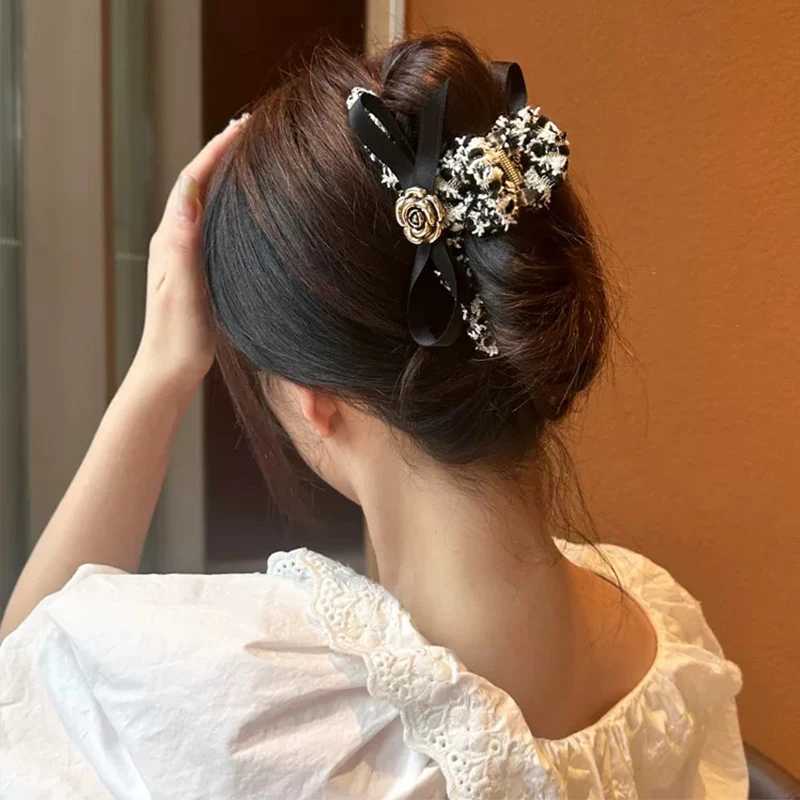 1pc Korean-style autumn and winter wool fabric hair clip high-end metal lia bow hair cl for the back of the Y251210