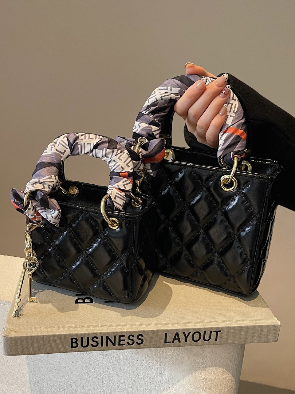 Free shipping designer bags for womens Shoulder bags red black white New fashionable and versatile crossbody bag
