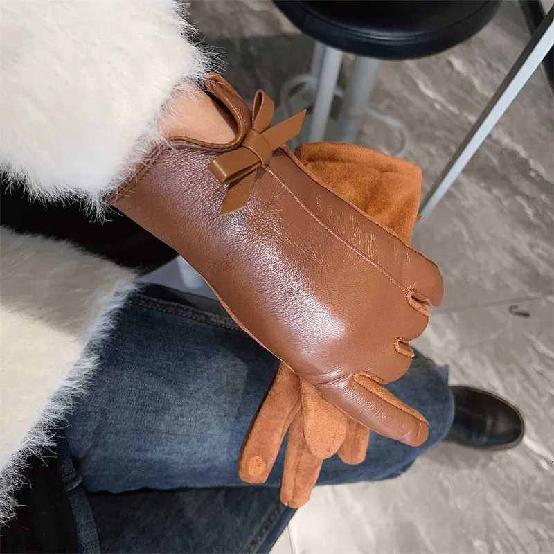 Winter Warm PU Leather Gloves for Women Waterproof Fleece Warm Windproof Gloves Fashionable Elegant Artificial Edge Cuffs Warm Y251211