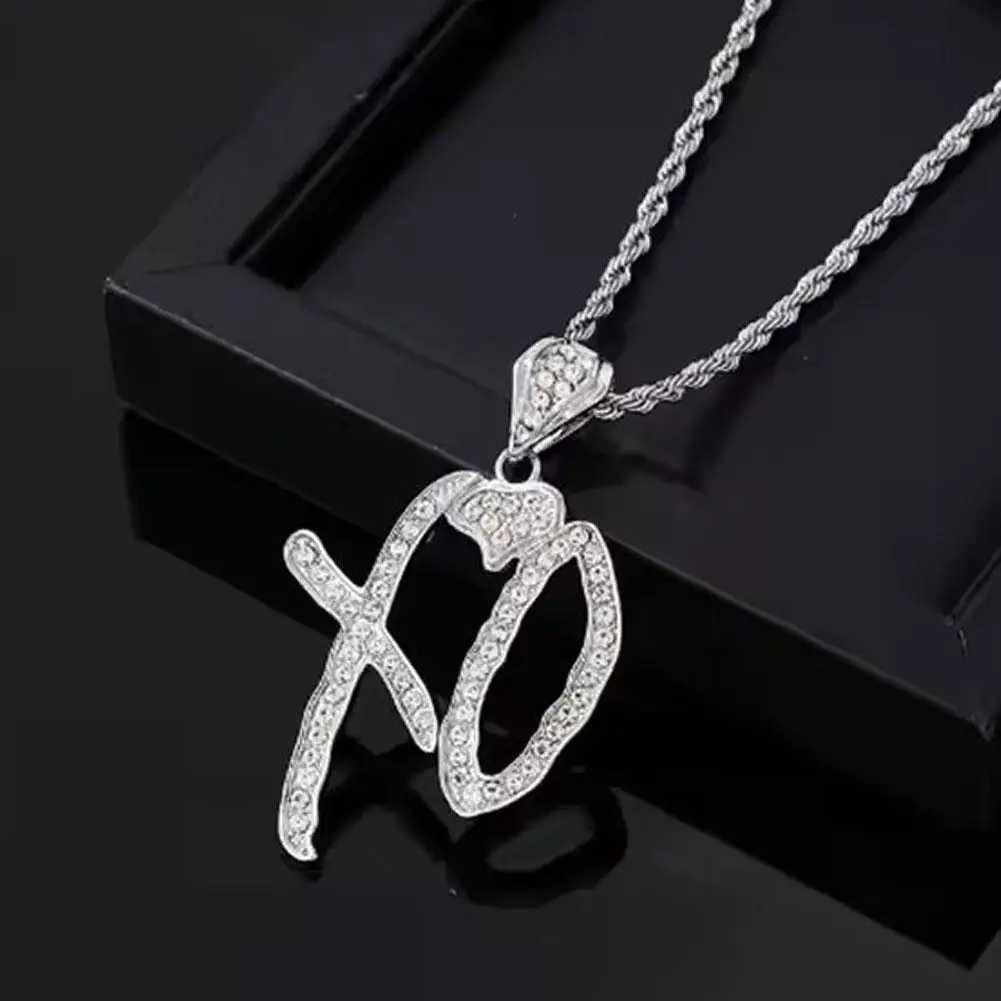 Fashion XO Necklace Cubic Zirconia Letter Pendant Sweater Chain Light Luxury Hip Hop Party Jewelry Accessories For Men Women M251211