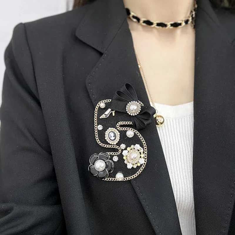 Korean Fashion Fabric Bow Brooches for Wen Rhinestone Pearl wer Corsage Elegant Lel Pins Luxry Jewelry Gifts Y251210