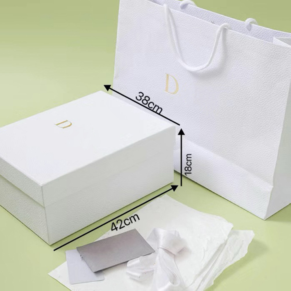 Gift Wrap White box bag for jewelry perfume t-shirt scarf shoes clothes handbag printed letters packing box good quality