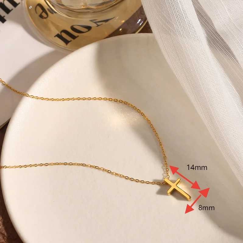 Stainless Steel Cross Necklac Gold Color Necklace for Women Men Exquisite Chain Necklaces Birthday Present Jewelry Accessories M251211