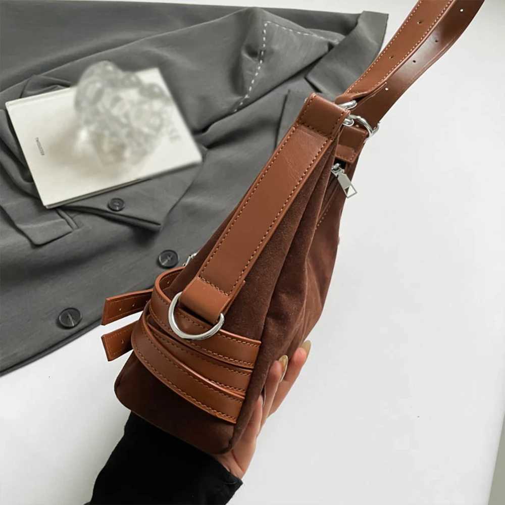 Advanced and Fiable Underarm Bag for Wen New Autumn and Winter Versatile Textured Cmuter Shoder Bag Y251211