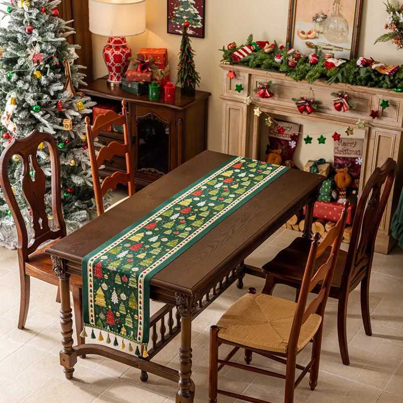 Dary Green Christmas Tree Table Runner Cloth Decor Home Yarn-Dyed Jacquard Christmas Tablecloth Hat Tassel Table Runners Covers H251211