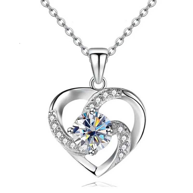925 Sterling Silver Heart Pendant Necklace for Women Lady Wedding Jewelry Bright Cubic Zirconia Accessories M251211