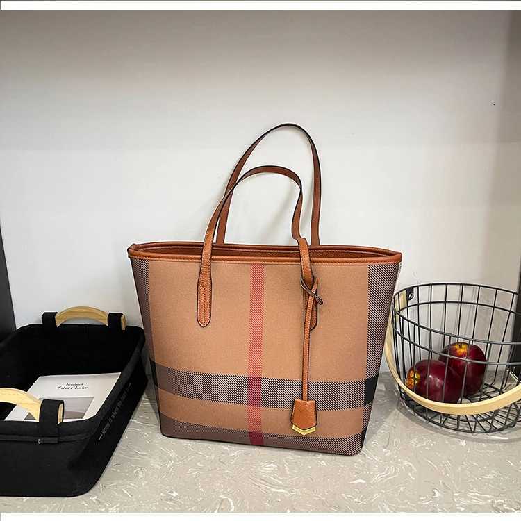 2025 New High-end Ladies Leather Hand Bag Luxury Brand Famous Designer Paris Casual Classic Y251211