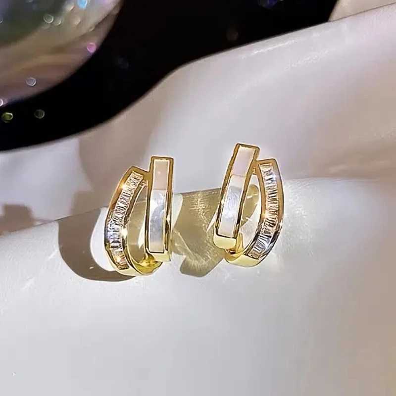 Huitan Geetric Gold Color Stud Earrings for Wen Handmade White Enamel Cubic Zirconia Fashionable Earrings Fem Jewelry Y251210