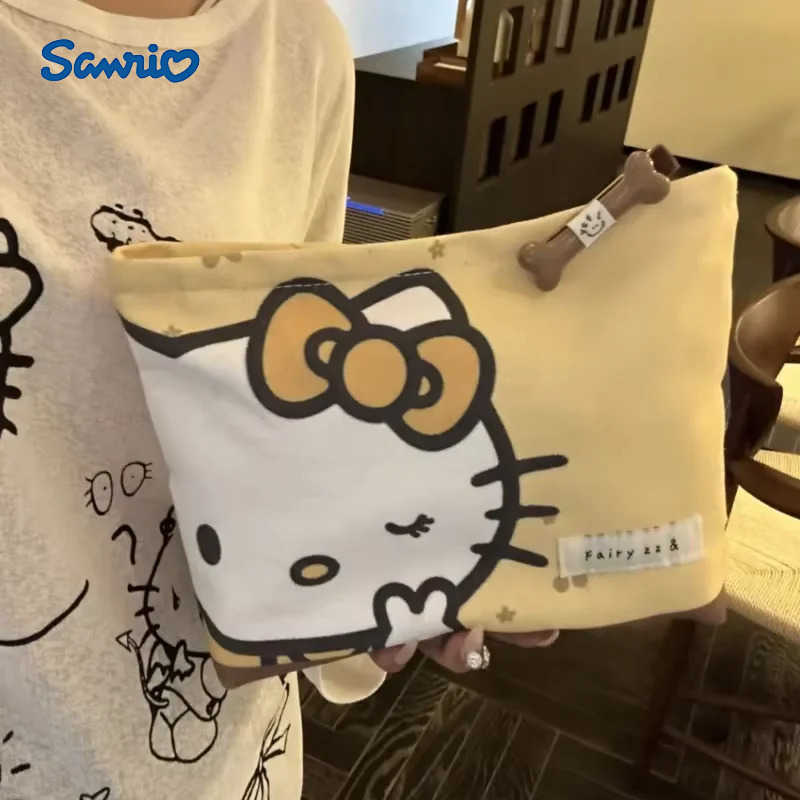 Sanrio 2025 Cute Hello Kitty Girl Cosmetic Bag Kawaii High-capacity Portable Travel Zipper Storage Earphone Bag Coin Purse H251211