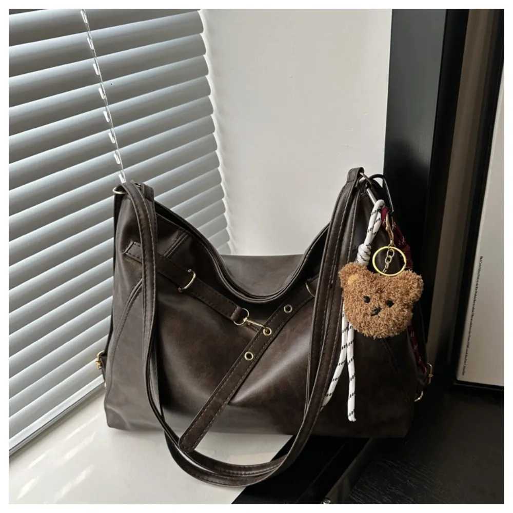 Trendy Accessory Shoder Bag PU Leather Large Capacity Backpack Casual With pendant Handbag Daily Cmute Fi Y251211