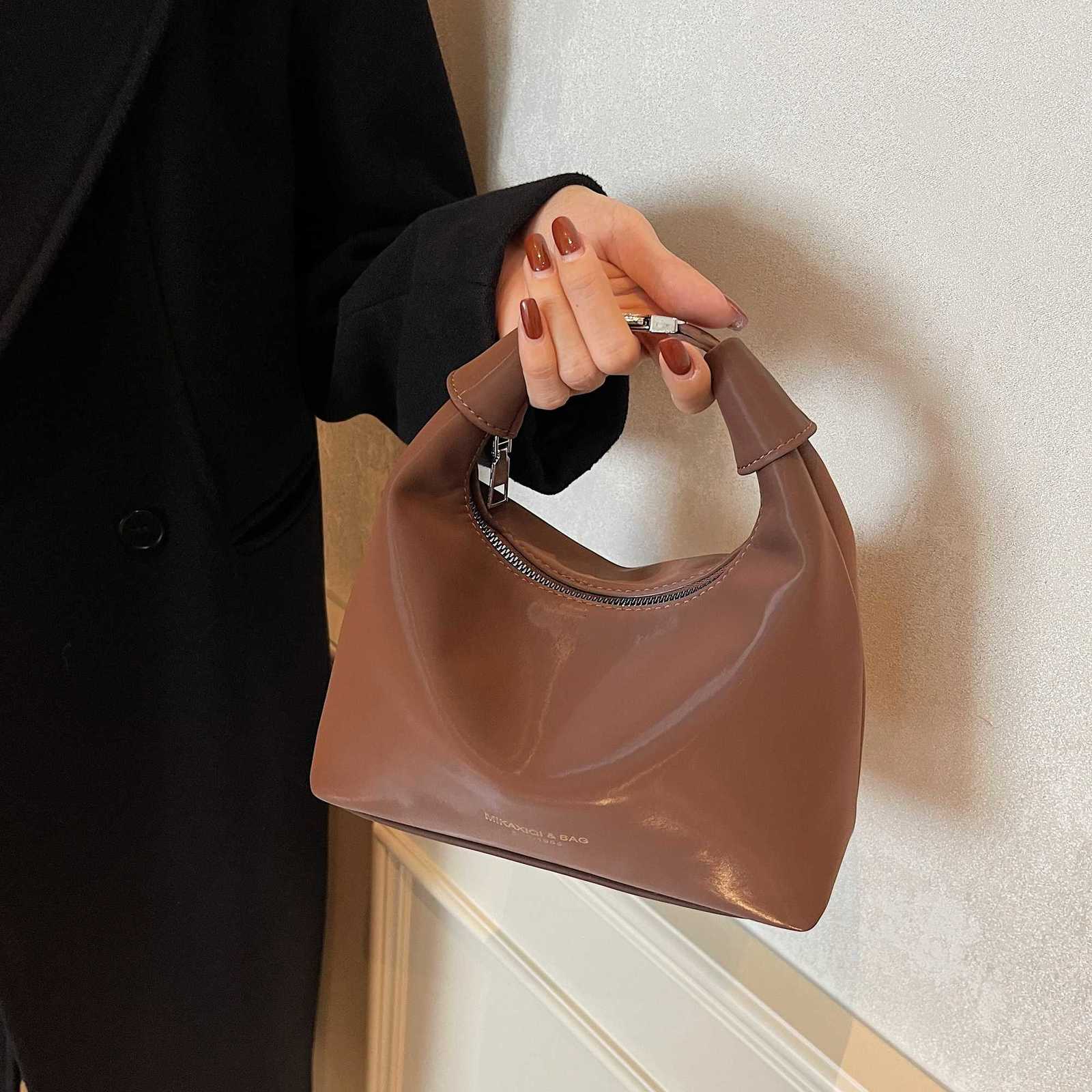 PU handbag fi simple niche design letter adjustable shoder strap shoder bag Y251211