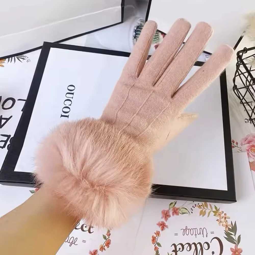 Winter New Outdoor Warm Plush Thick Gloves Women Touch Screen Elegant Vertical Striped Hairy Mouth Gloves Elegant Elastic Gloves Y251211