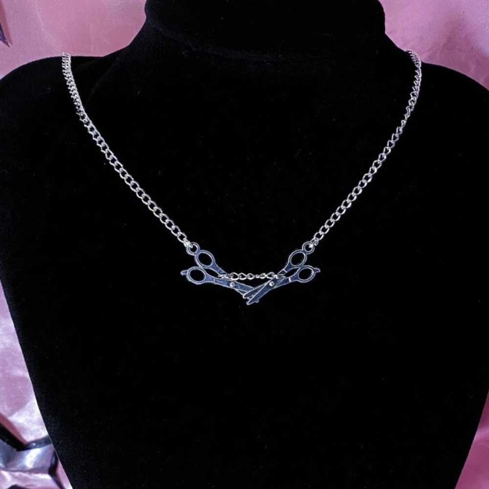 Fashion Personality Two Small Silver Color Scissors Pendant Necklace for Women Halloween Gothic Punk Choker Chain Jewelry Gifts M251211