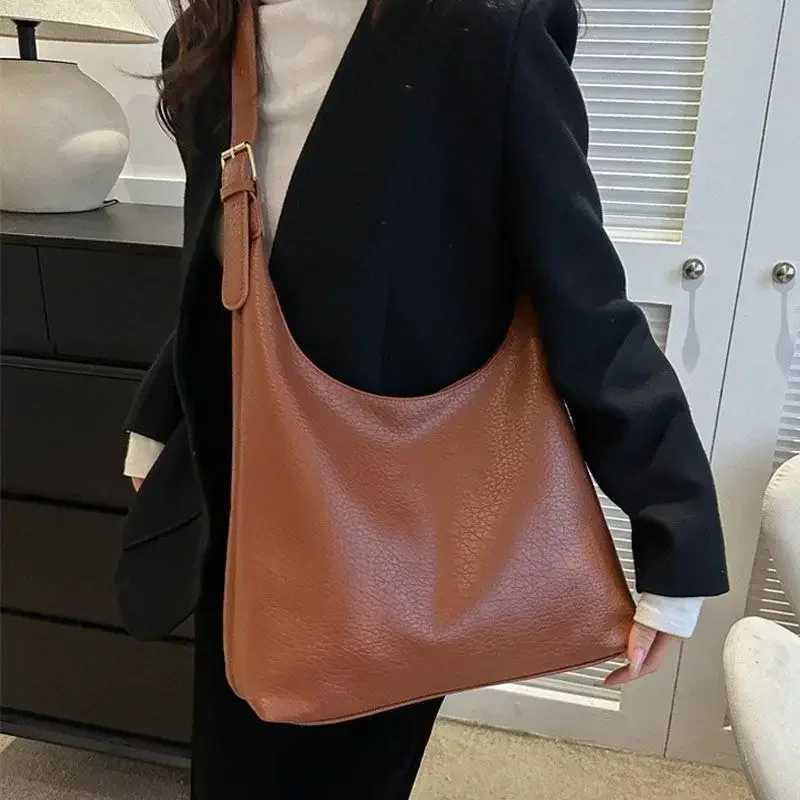 Fi Leather Tote Bag for Wen 2024 Trend Fem Simple Large High Capacity Shoder Bag Wen Handbags Messenger Bags Y251211