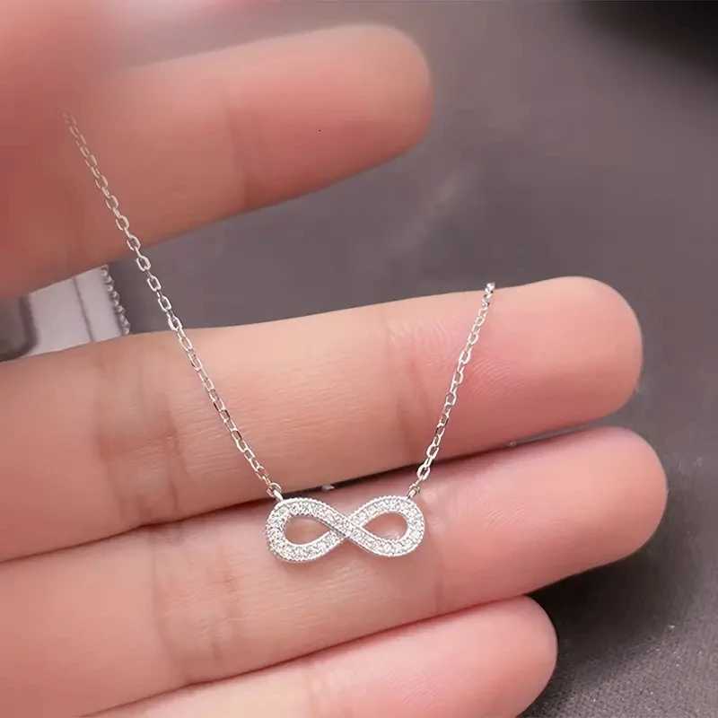 Huitan Elegant Infinity Shaped Pendant Necklace Bridal Wedding Accessories Exquisite Womens Necklaces Crystal CZ Luxury Jewelry M251211