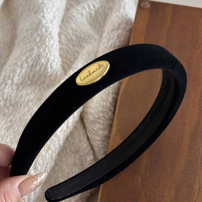 Korean Style Simple Gracef Veet Gold Buckle band Retro Minority Height Increasing Sponge Hairhoop Hairpin Hair Ornaments Y251210