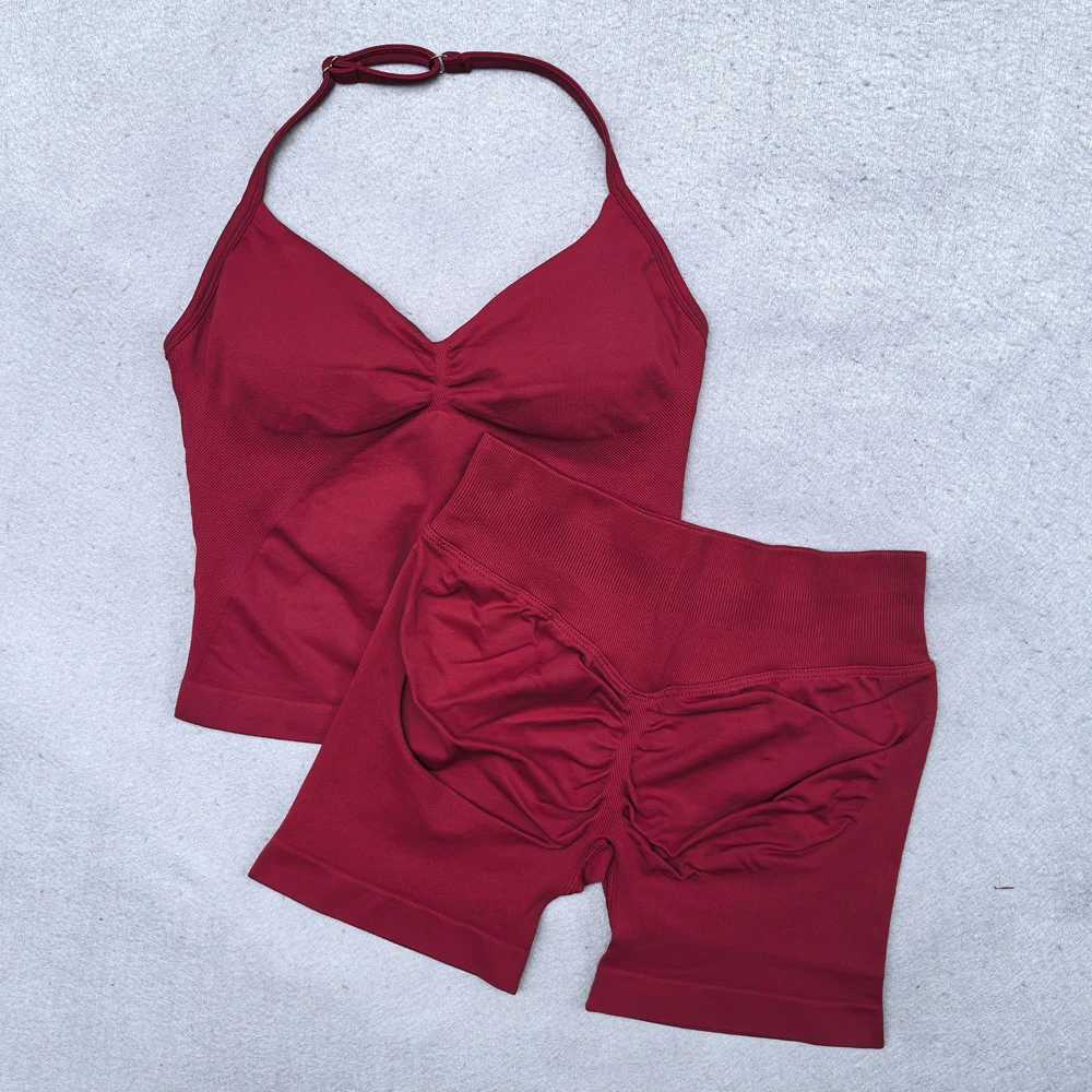 New Seamless Yoga Set Women 2Pcs Padded Halter Tank Top Scrunch Butt Lifting Gym Shorts Set Summer Sportswear Workout ClothesT251211