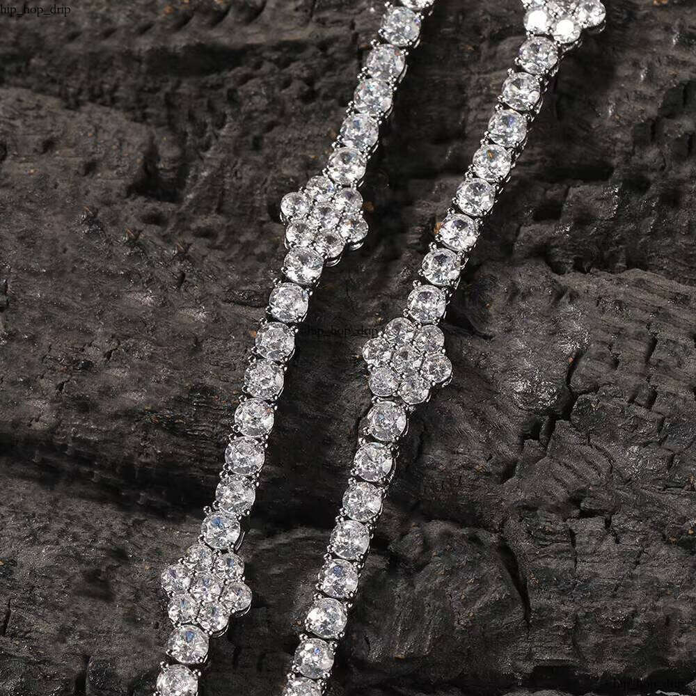 UWIN Full Ice VVS Moissanite Flower Tennis Collar Chain Necklace Hip Hop Women's Light Luxury Jewelry