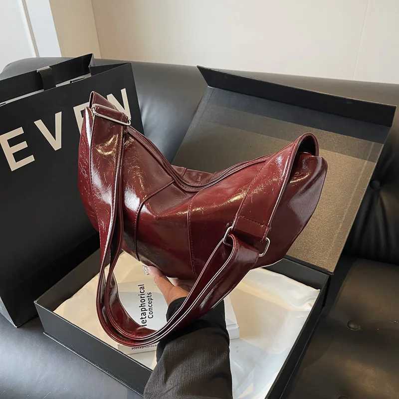 Leather PU Crescent Bag Wen Small Crossbody Bags Casual Shoder Dumpling Half Mo Bag Sahel Purse Cmute Bag Y251211