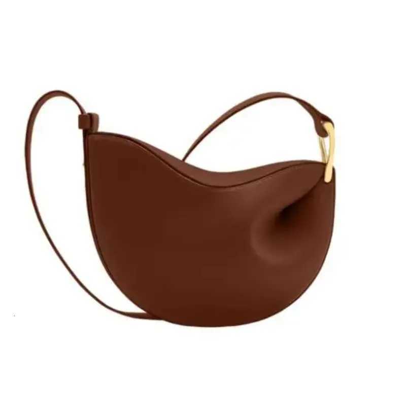 High qualitynew pea shaped tote bag suitable for wen Innovative underarm design with simple leather shoder straps for wen Y251211