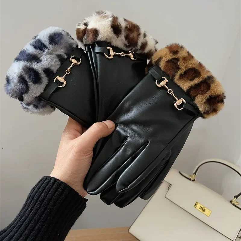 Luxury Womens PU Leather Gloves Winter Warm Chain Gloves for Outdoor Cycling Fashion Leopard Faux Fur Trim Cuff Thermal Lining Y251211