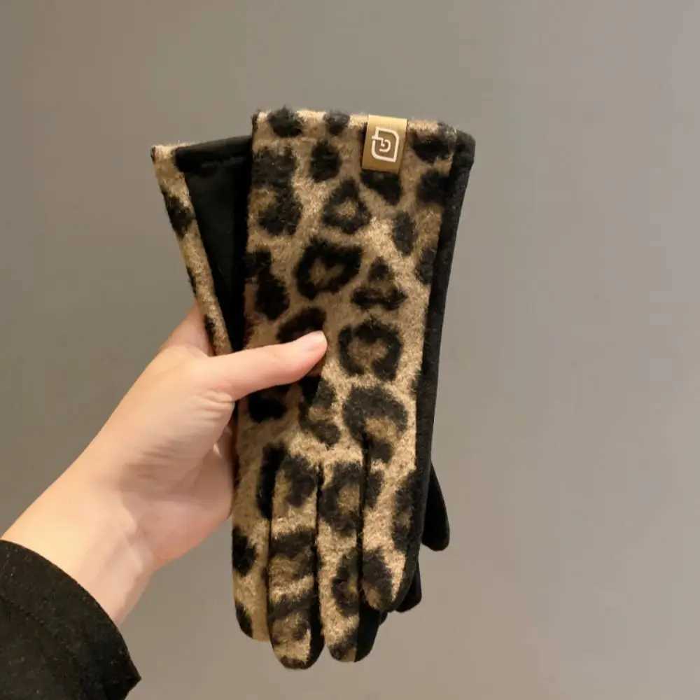 Cashmere Leopard-print Gloves Cold-proof Touch Screen Ladies Driving Gloves Keep Warm Windproof Mittens Motorcycle Riding Y251211