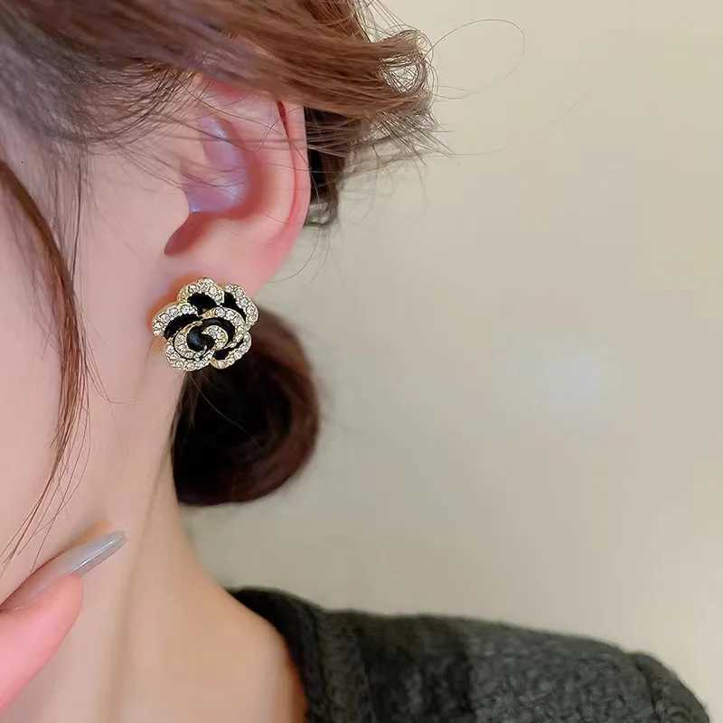 Sexy and Shiny Rhinestone Black lia wer Earrings Luxury Accories for 2025 Fashion Jewelry Wens and Girls Party Y251210