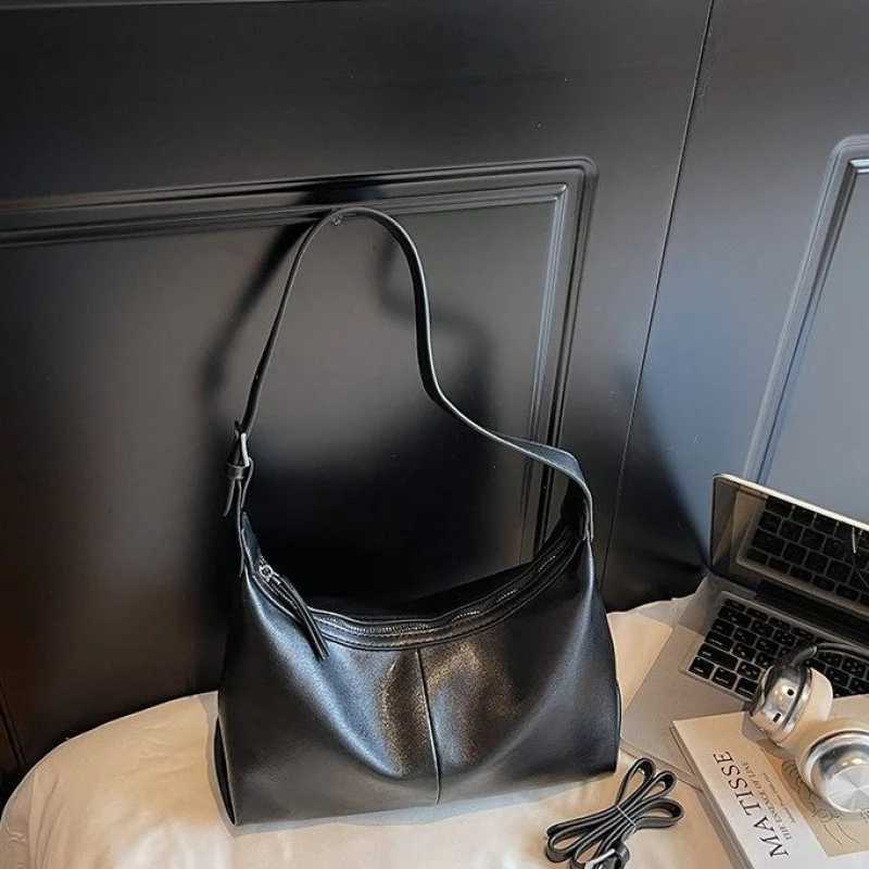 High-End Luxury Brand Ladies Handbag Leather Elegant Famous Designer Vintage Daily Cmuter Fiable Bag Y251211