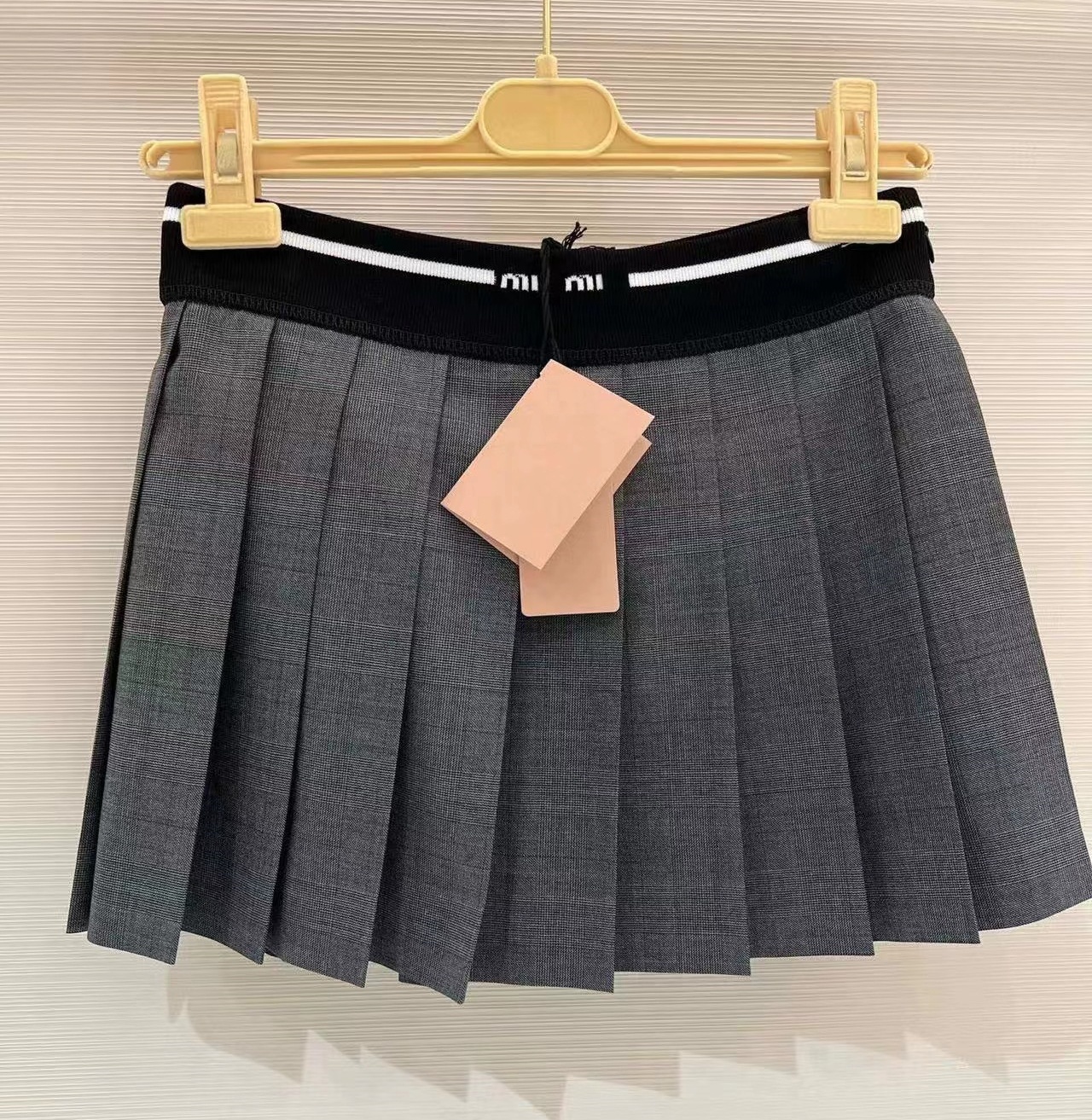 Knitted Designer Skirt Set Fashion Two Piece Set Women Knits Tank Top Sweater And Pleated Half Skirts 2Pcs Luxury Dresses Sets For Women multiple styles Size S-M 27dd