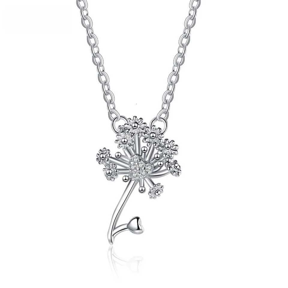 925 Sterling Silver Floral Clavicle Chain Necklace Sparkling Zircon Womens Pendant Necklace Birthday Party Gift Jewelry Gift M251211