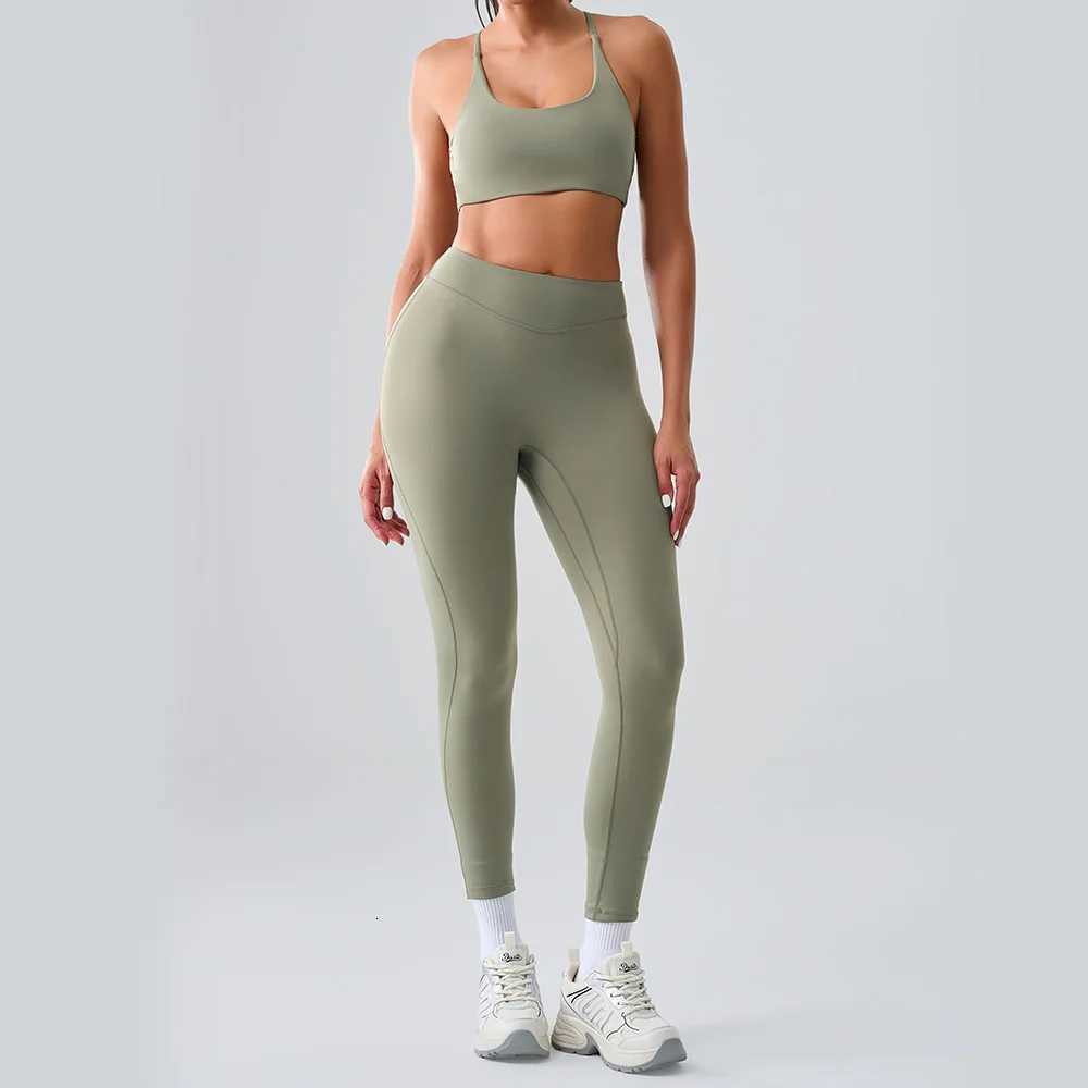 2PCS Sports Suits Women Workout Set Sportswear Gym Clothing Fitness Bra Crop Top With Chest Pad High Waist Leggings Yoga SetT251211