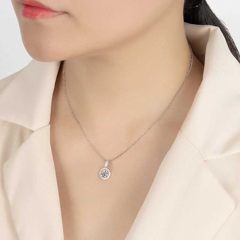 PERFANY 1-5CT Moissanite Necklace for Women S925 Pure Silver Round Laboratory Diamond Pendant Fashionable Wedding Luxury Jewelry M251211
