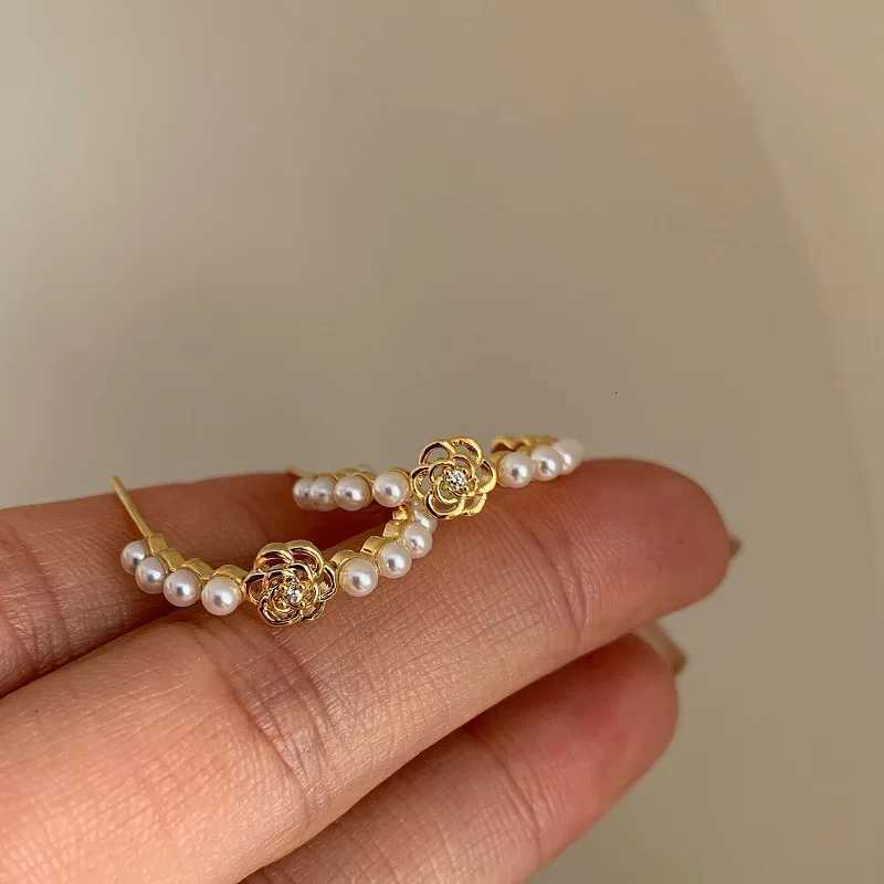 Classy lia Earrings French Retro Pearl wer Ear Hoop Fem Stud Earring Y251210