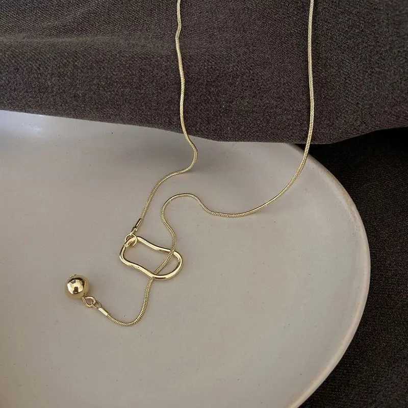 Long Chain Necklace for Woman Geometric Hollow Pendant Sweater Chains Gold Color Silver Color Trendy Necklaces Simple Jewelry M251211