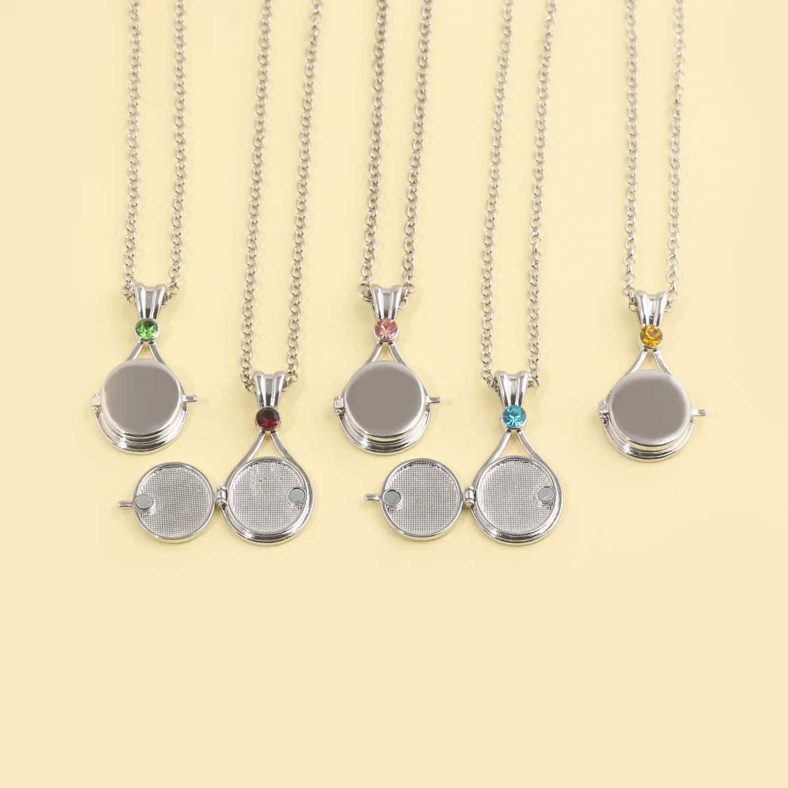 H2O Red Sand Mark Necklace Mermaid Shell Magnetic Closable Womens Pendant Accessories Men and Womens Role Playing Jewelry Gift M251211