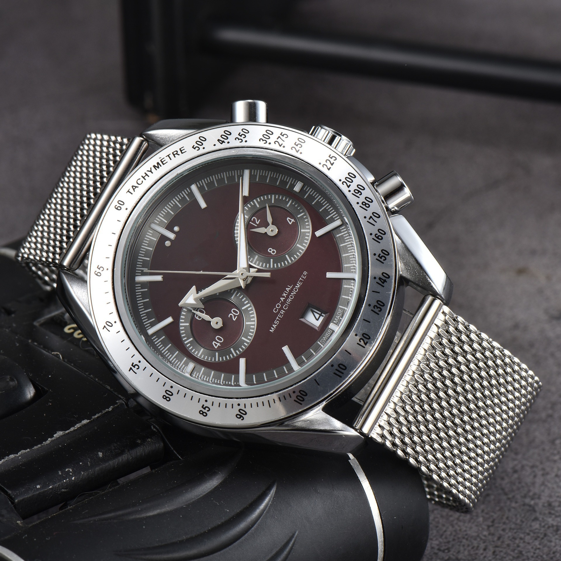 Top-quality quartz multi-functional men's steel bracelet watch - stylish and fashionable chronograph watch. Manufacturer supplies