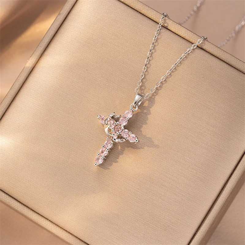 Exquisite Crown Cross Rhinestone Rotating Necklace for Women Fashion Copper Stainless Steel Necklace Party Banquet Jewelry Gift M251211