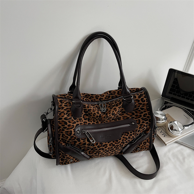 2025 Fashion Exquis… - image