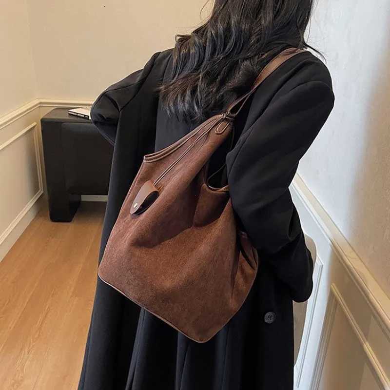 Large Capacity Suede Shoder Bag Wens Casual Cmute Tote Bag Soft Surface Single Shoder Bag Loose Feeling Purse Y251211