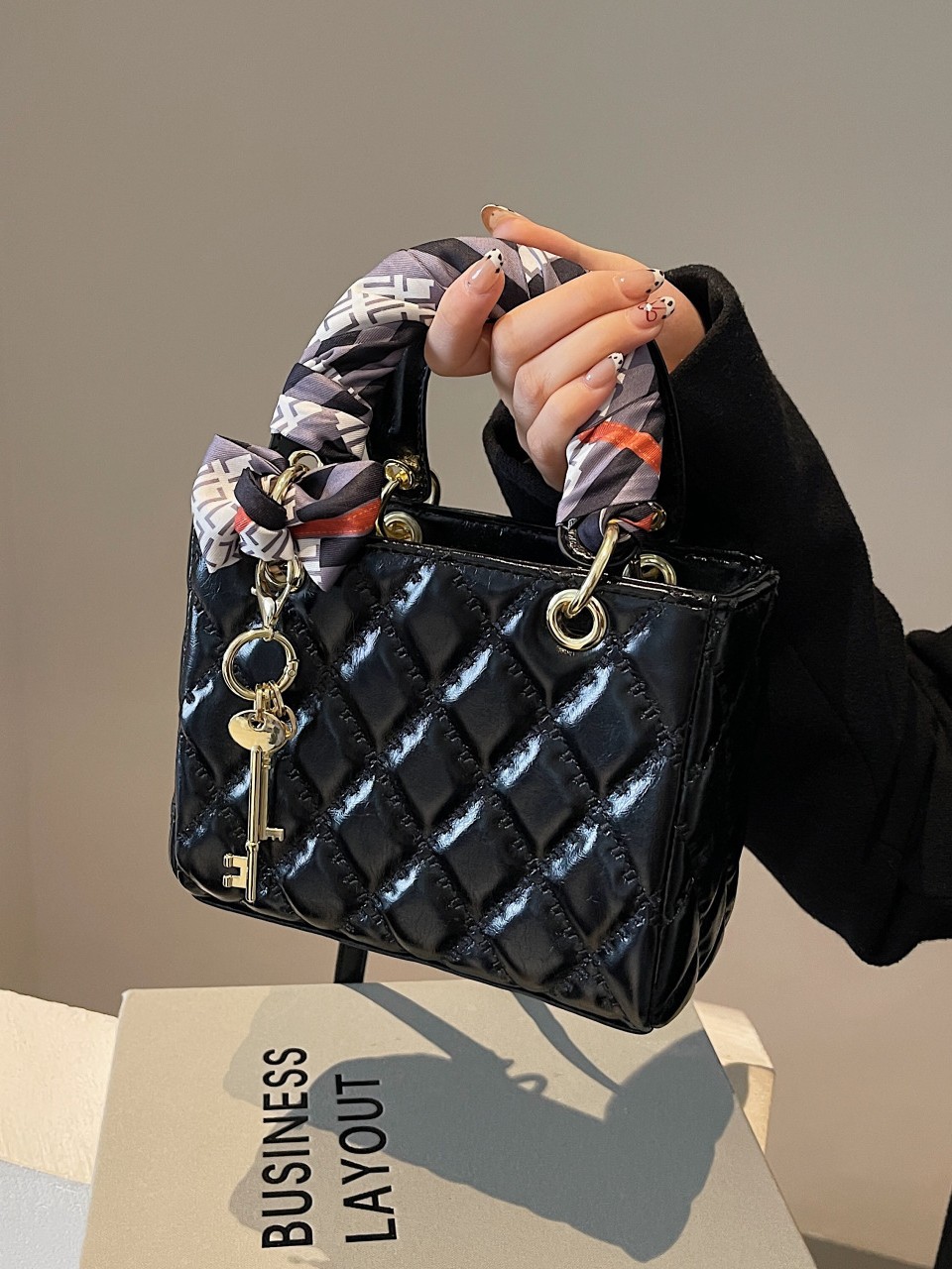 Free shipping designer bags for womens Shoulder bags red black white New fashionable and versatile crossbody bag