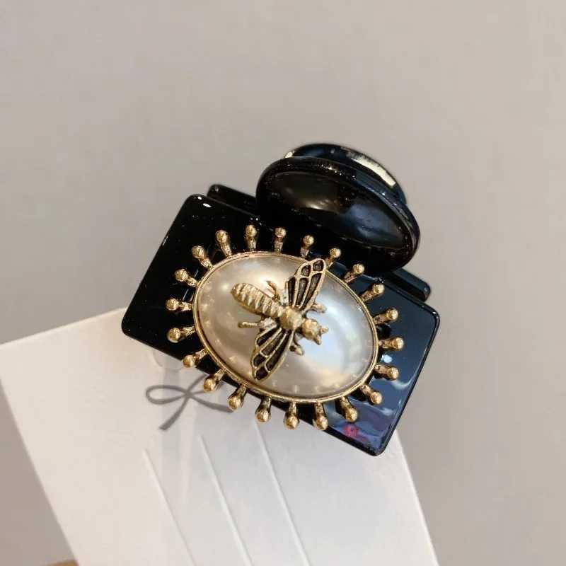 Retro Hairpins Antique Bronze Color Bee Charms Hair Cl Clips Bang Hair Clips Luxury Pearl Hairgrips Heaear Accories Gifts Y251210