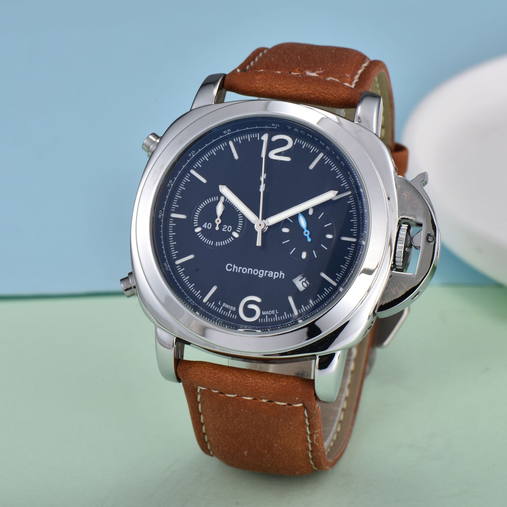 Luxurious men's wristwatch - top designer crafted high-quality quartz watch with leather strap for a casual yet luxurious look.