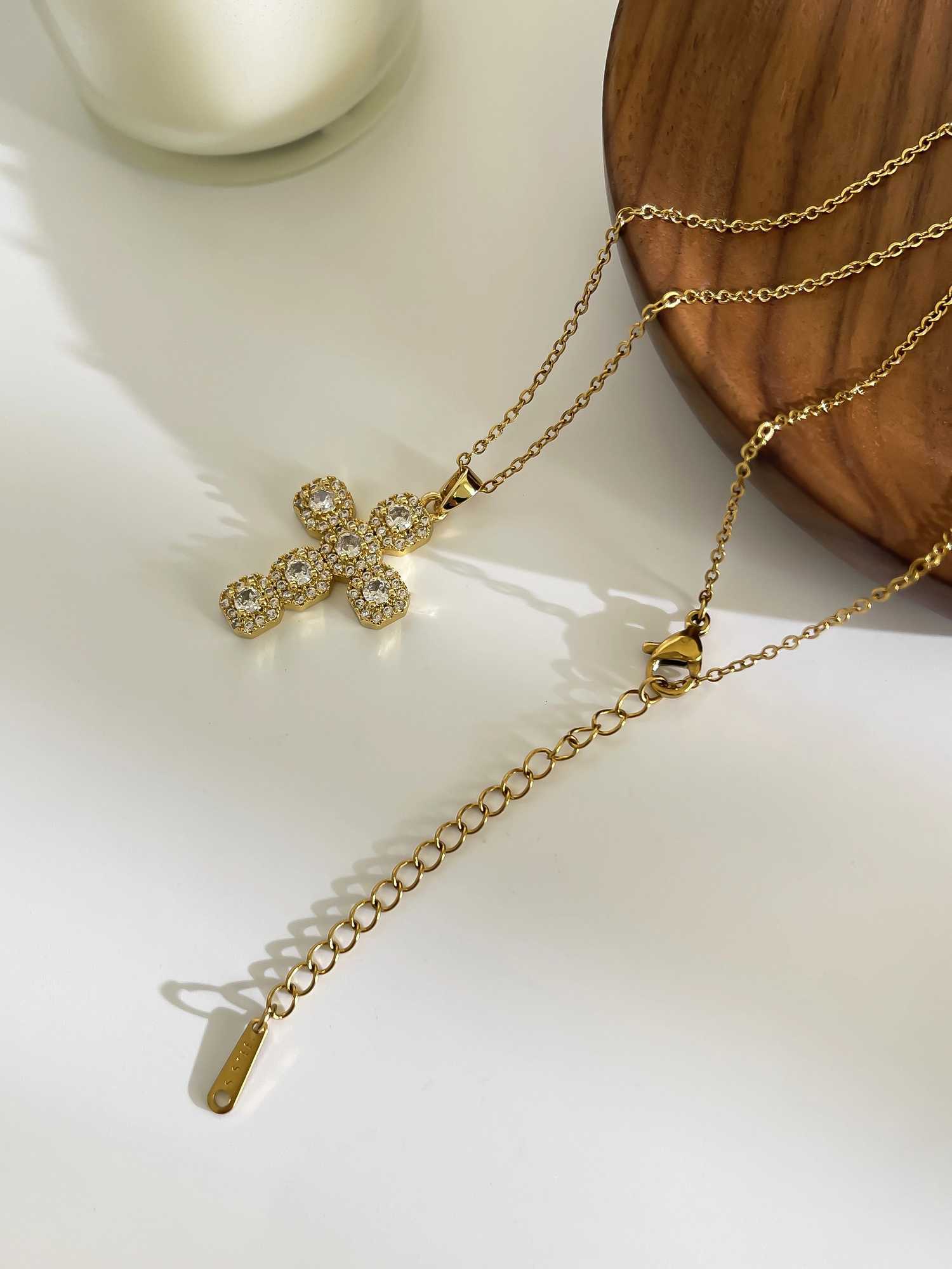 GHIDBK Fashion Shiny Cubic Zirconia Metal Copper Cross Pendant Necklace for Women Stainless Steel Chain High Quality Jewelry M251211