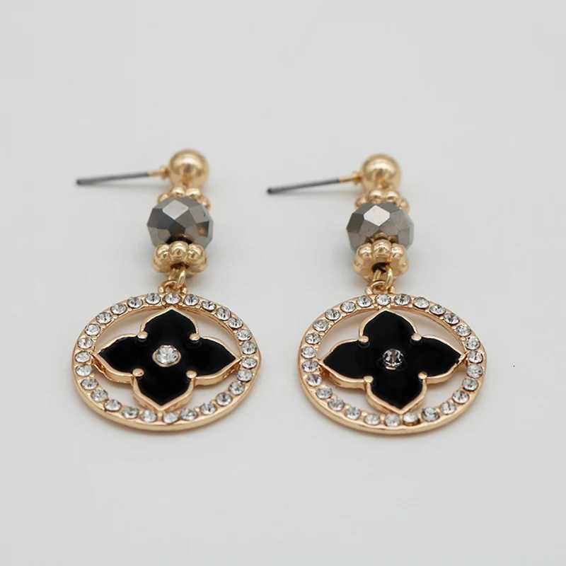 Black Enamel wer Post Earrings For Wen Rhinestones Hollow Tren New Korean Styles Fashion Jewelry Party Accories MQ003 Y251210