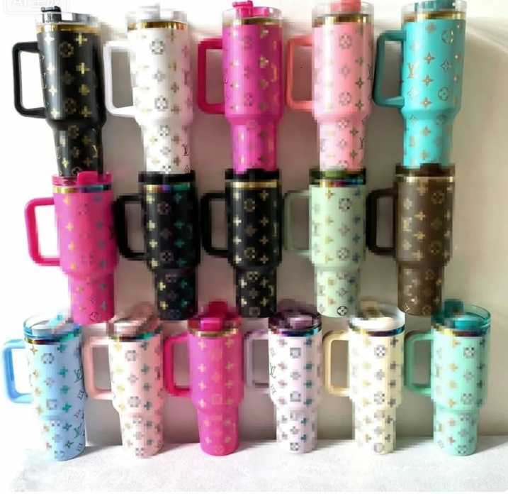 US Stock Designer Tumblers 40oz Mugs Fashion Letters Thermos Cups With Handle Straw SUS304 Stainless Steel Vacuum Large-capacity Cup With Gift Brown Box W251203