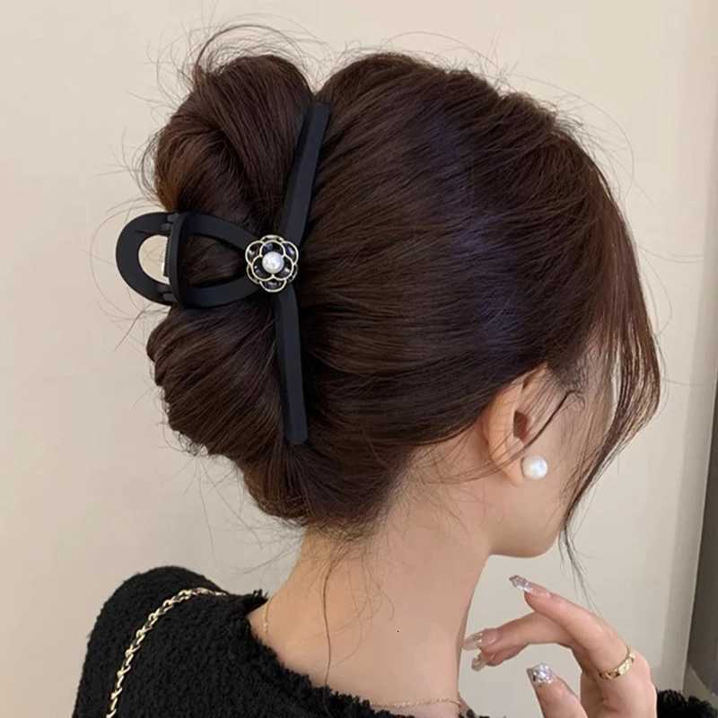 13CM Black Matte lia Grab Clip Large Elegant French Hair Clip The Back of The Coil Hair Prum Shark Clip Hair Clip Y251210