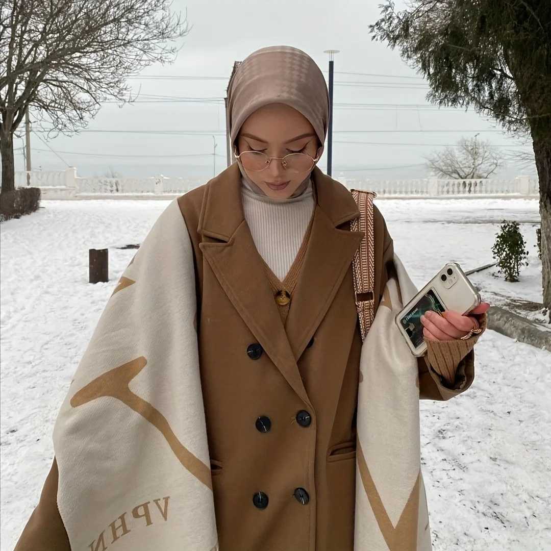 Winter Cashmere Scarf for Women Letter Print Warm Shawl Khaki Windproof Cape Pashmina Handerchief Windproof Design Female Scarf Y251211