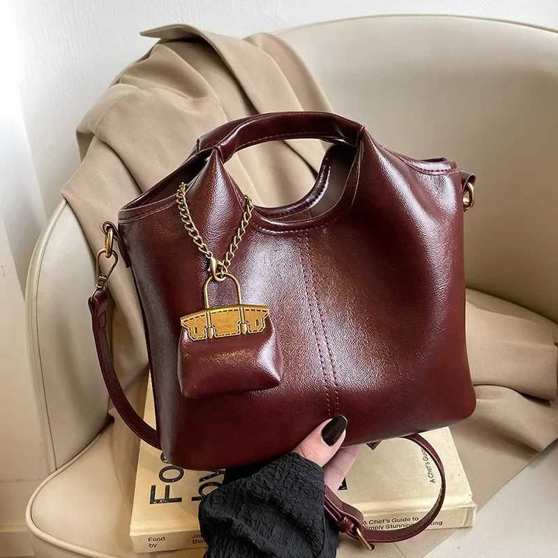 Crossbody Bags for Wen Trendy PU Leather Hobo Fi Travel Handbags with Adjustable Guitar Strap Shoder Bucket Bags Y251211