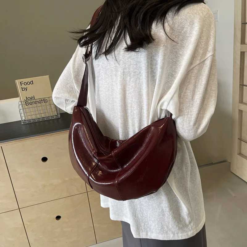 Leather PU Crescent Bag Wen Small Crossbody Bags Casual Shoder Dumpling Half Mo Bag Sahel Purse Cmute Bag Y251211