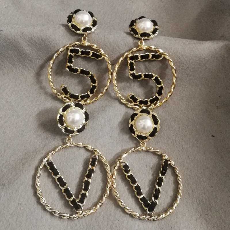 Korean Luxury Jewelry Big Letter Five V She Circle Pearl Earrings For Wen Wholes Y251210
